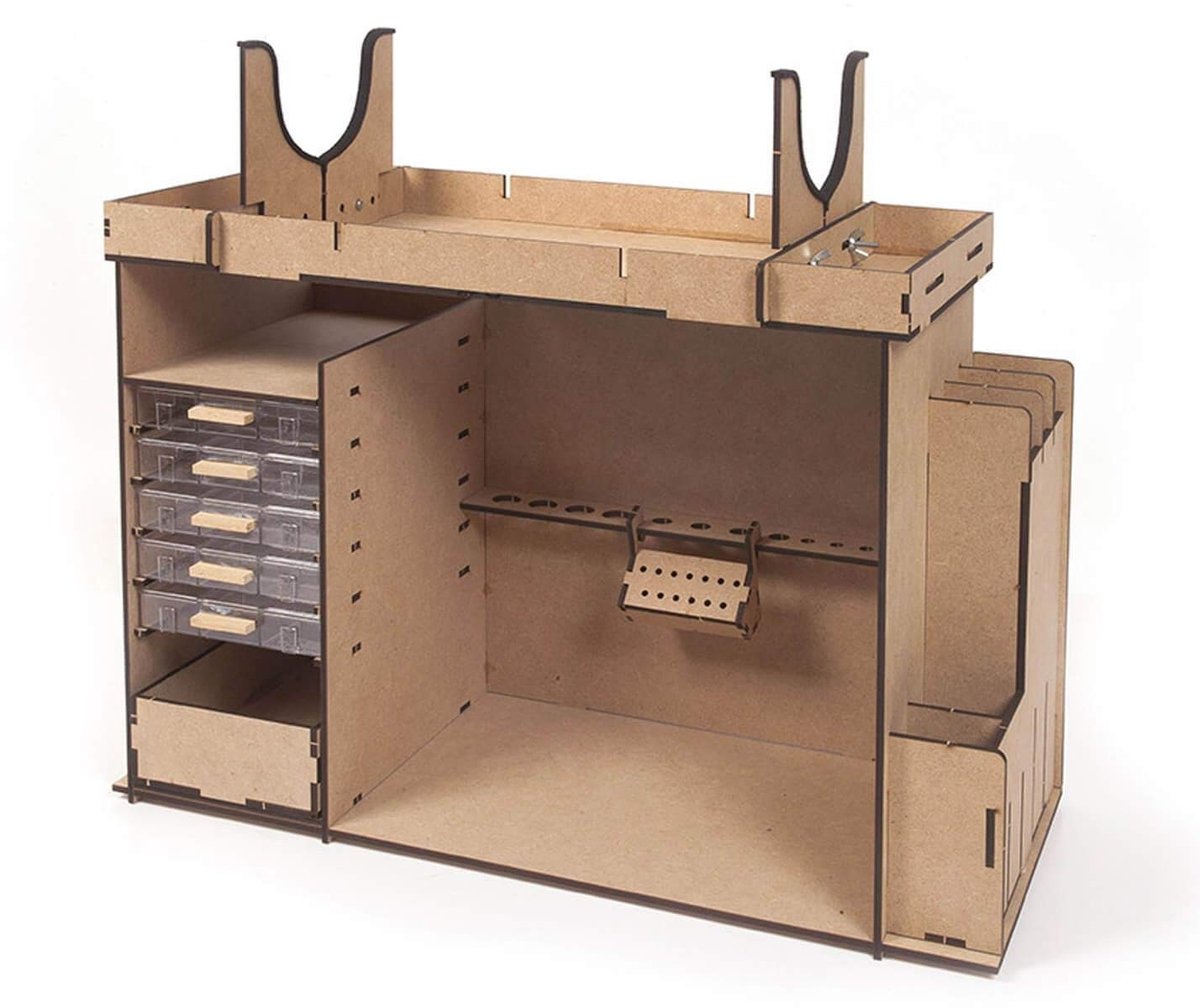 Solidchoice - Werkplaats Meubilair voor Modelbouw