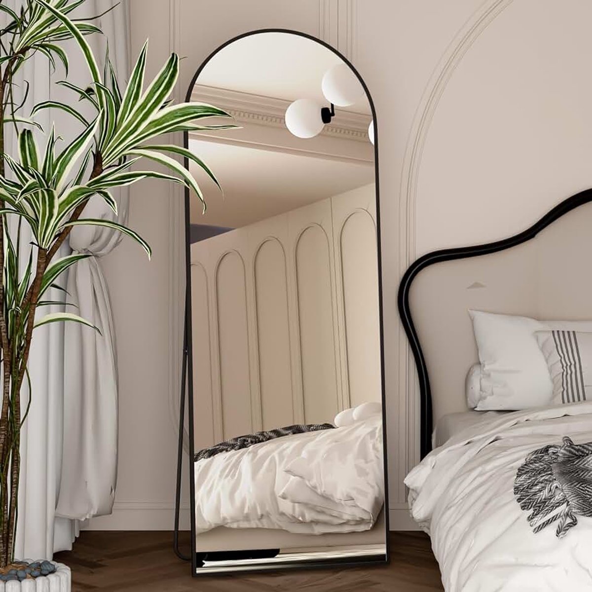 Spiegel in volledige lengte, 162 x 53 cm boogspiegel met standaard, boogspiegel full-body spiegel, zwart staand om op te hangen of tegen de muur te zetten voor slaapkamer