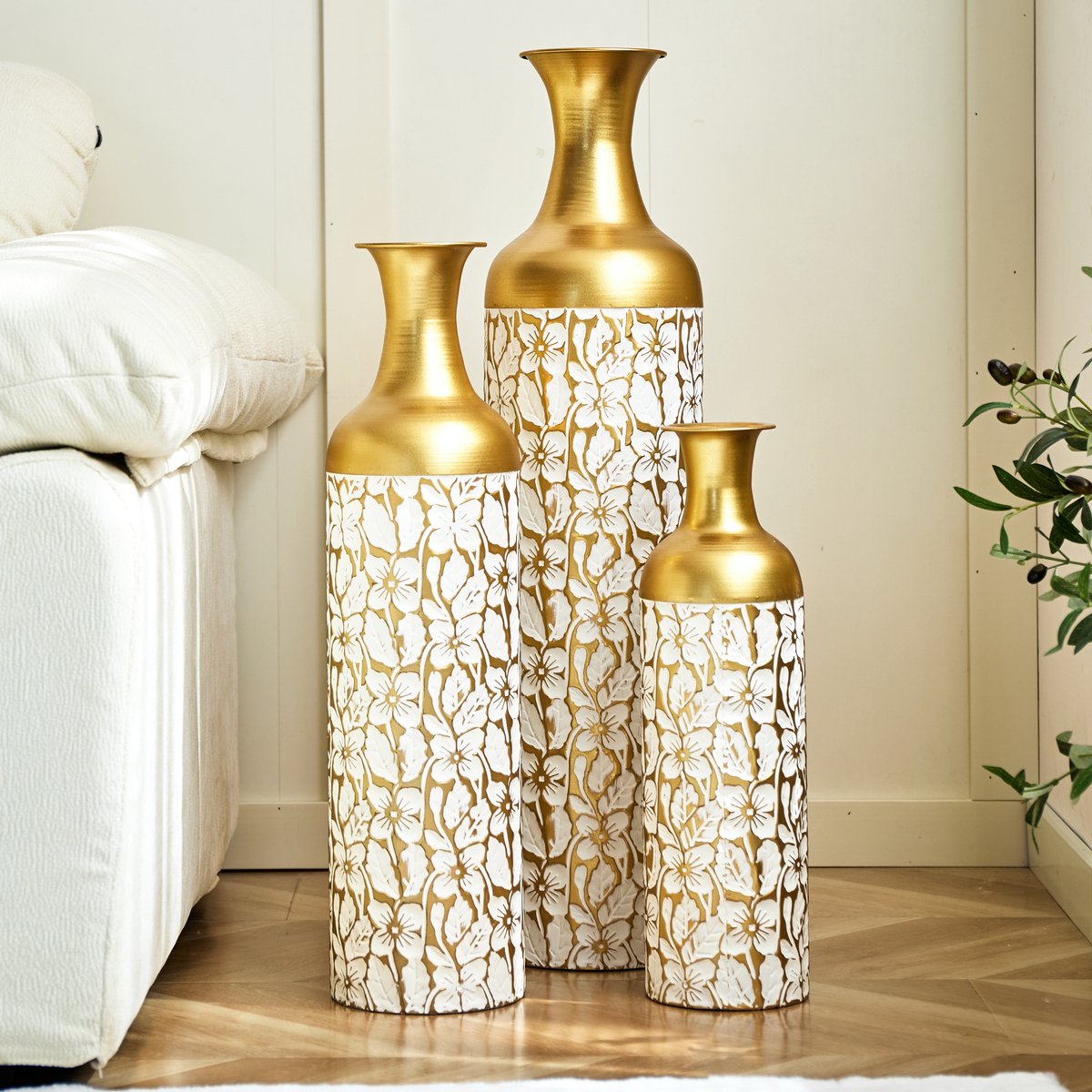 Bodenvaas Set van 3 – Goud Wit Met Bloemenmotief – 50,01 65,99 84,99 Cm – Metaal – Voor Binnen En Buiten