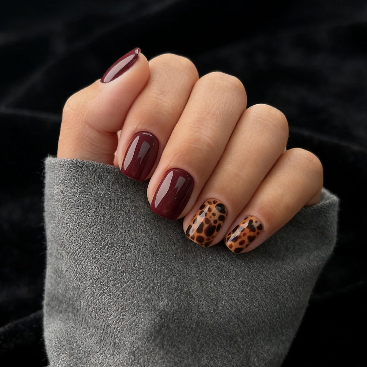 Solidchoice - Set van 24 Press on Nails met Stijlvol Rood Motief