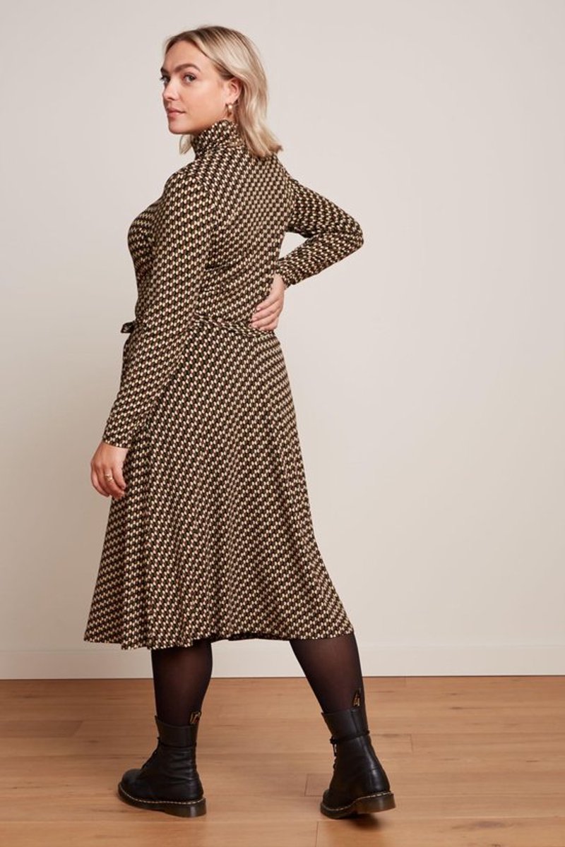 Damesjurk Rolkraag - Nauwsluitende Snit - Lange Mouwen - Knoopriem - Grafische Print - Zachte Jersey Lenzing EcoVero - Kleding