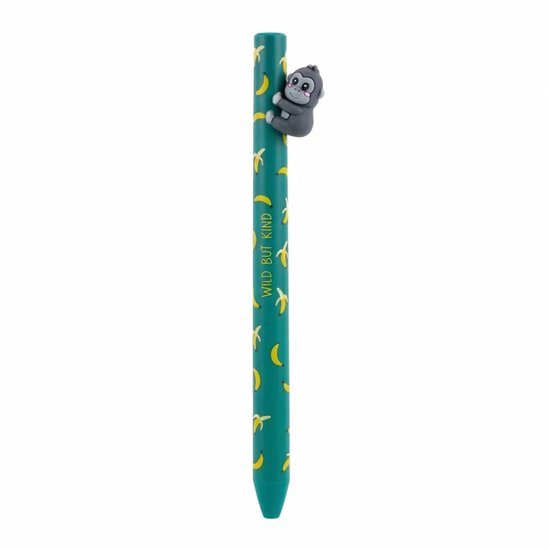 Stylo vert imprimé bananes avec un gorille gris s'accrochant. Texte : WILD BUT KIND.