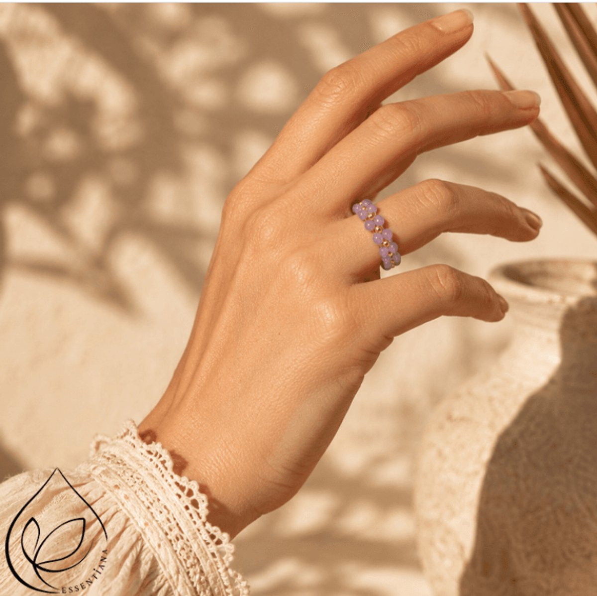 Goudkleurige Ring met Amethist – Perly