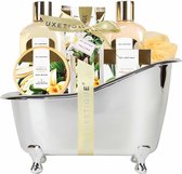 Spa Luxetique - Vanilla Gold - Geschenkset Vrouwen - Verwenpakket Dames - Cadeaupakket in zilveren badkuip - wellness bath - Verjaardag cadeau vrouw - Kado vrouwen, moeder, vriendin, zus, oma, mama - Giftset Cadeautje volwassenen