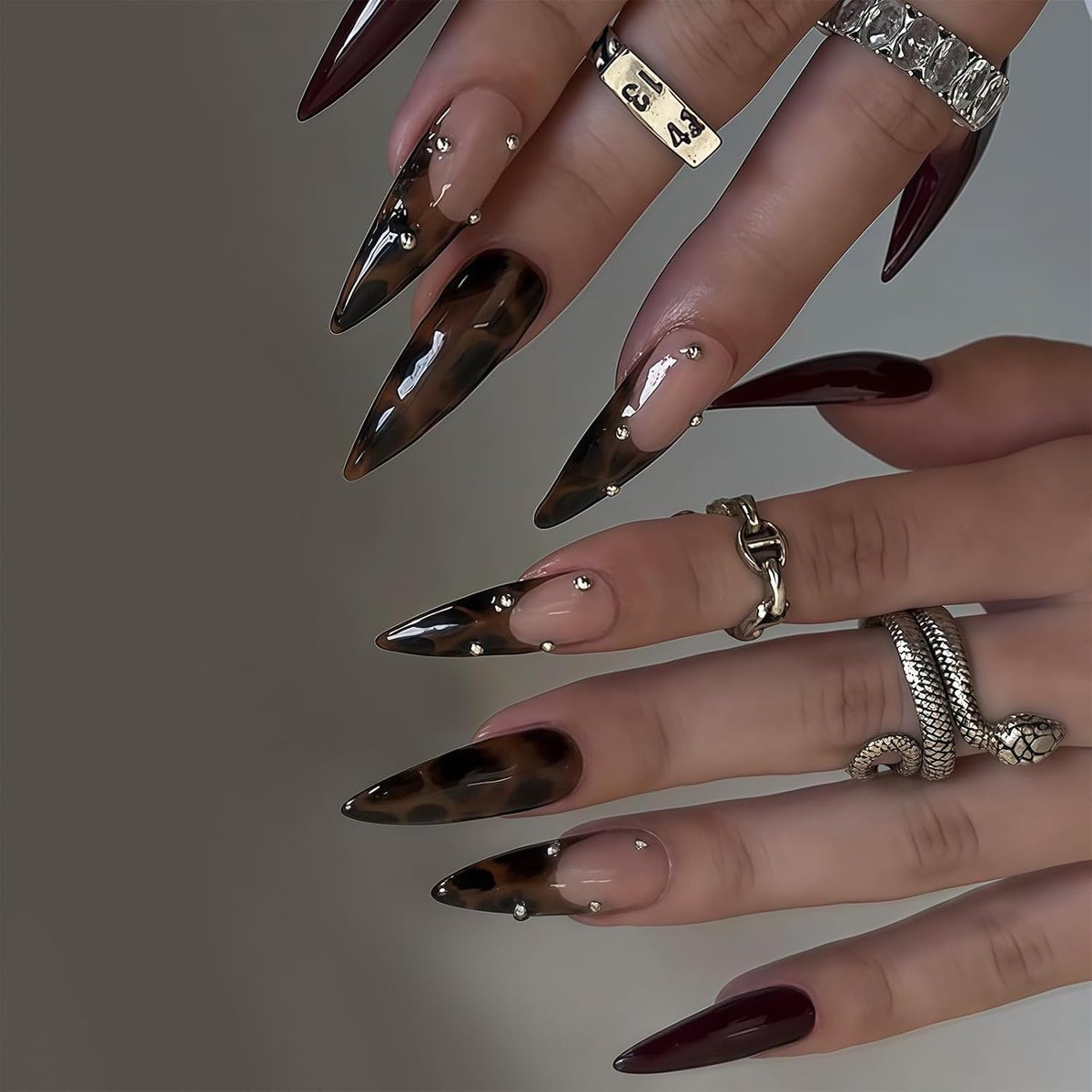 Press-on nagels 24 stuks - lange stiletto - bruin cheetah print met French tip - herbruikbaar voor stijlvolle look - ShopVlot