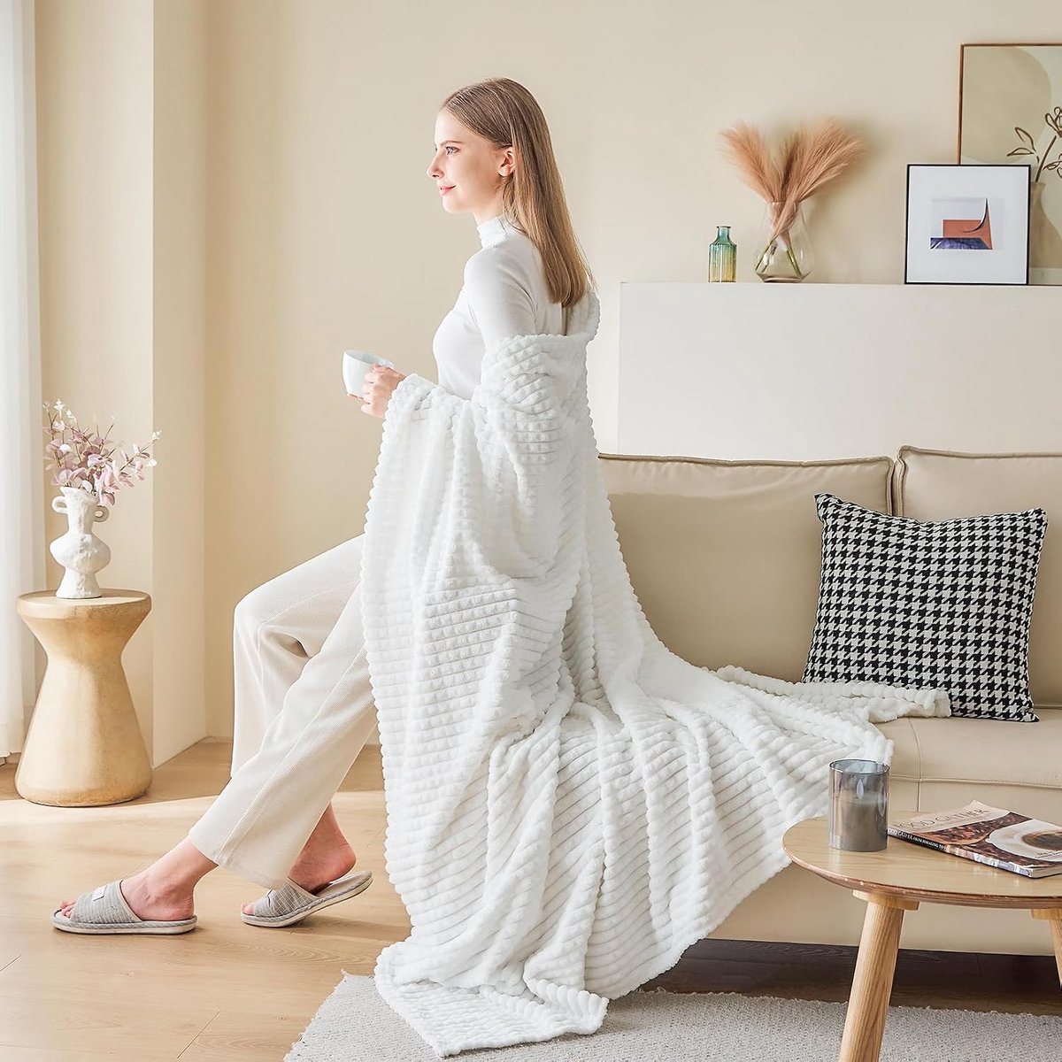 EMME Fleece Blanket Queen 200 x 230 for Sofa Soft Plush Warm Cosy Blanket Single Layer 3D Touch Experience Perfect for - ShopVlot
