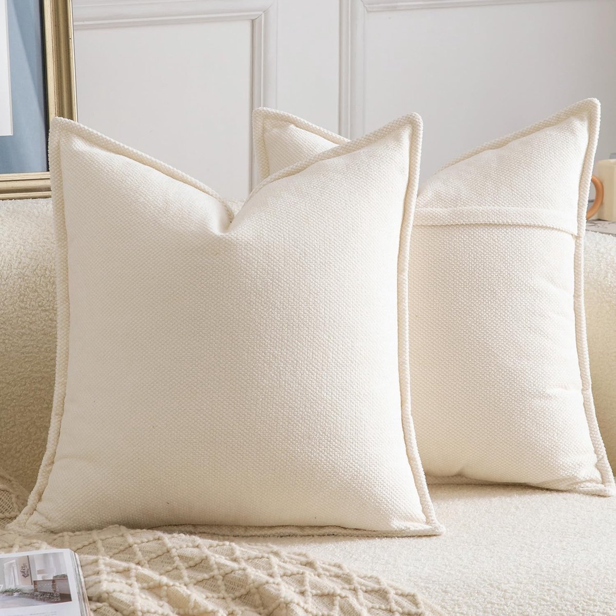 Thijox - Set van 2 Chenille Franje Kussenslopen 60x60 cm - Zachte Neutrale Decoratieve Kussens voor Sofa en Slaapkamer - Boho Accent Kussensloop in Cr