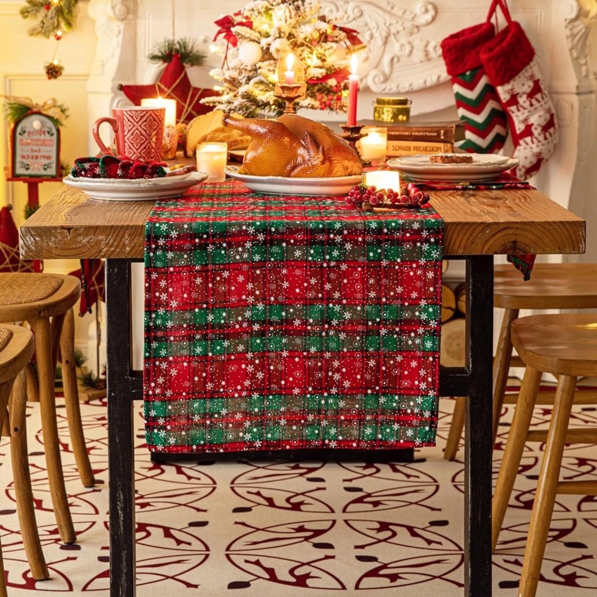 Kerst Tafelkleed voor de Feestdagen - Winter Tafeldecoratie met Sneeuwvlokken - 33x180cm in Rood voor Keuken en Eettafel