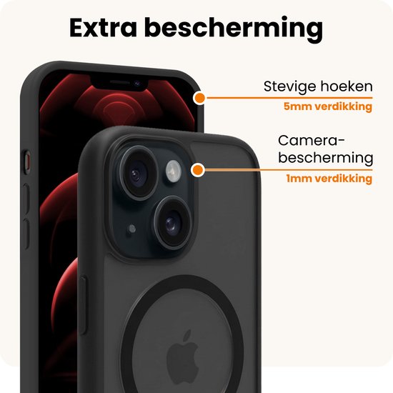 Detailopname van een zwarte MagSafe hoes voor iPhone 14, met verhoogde randen voor camera- en hoekbescherming.