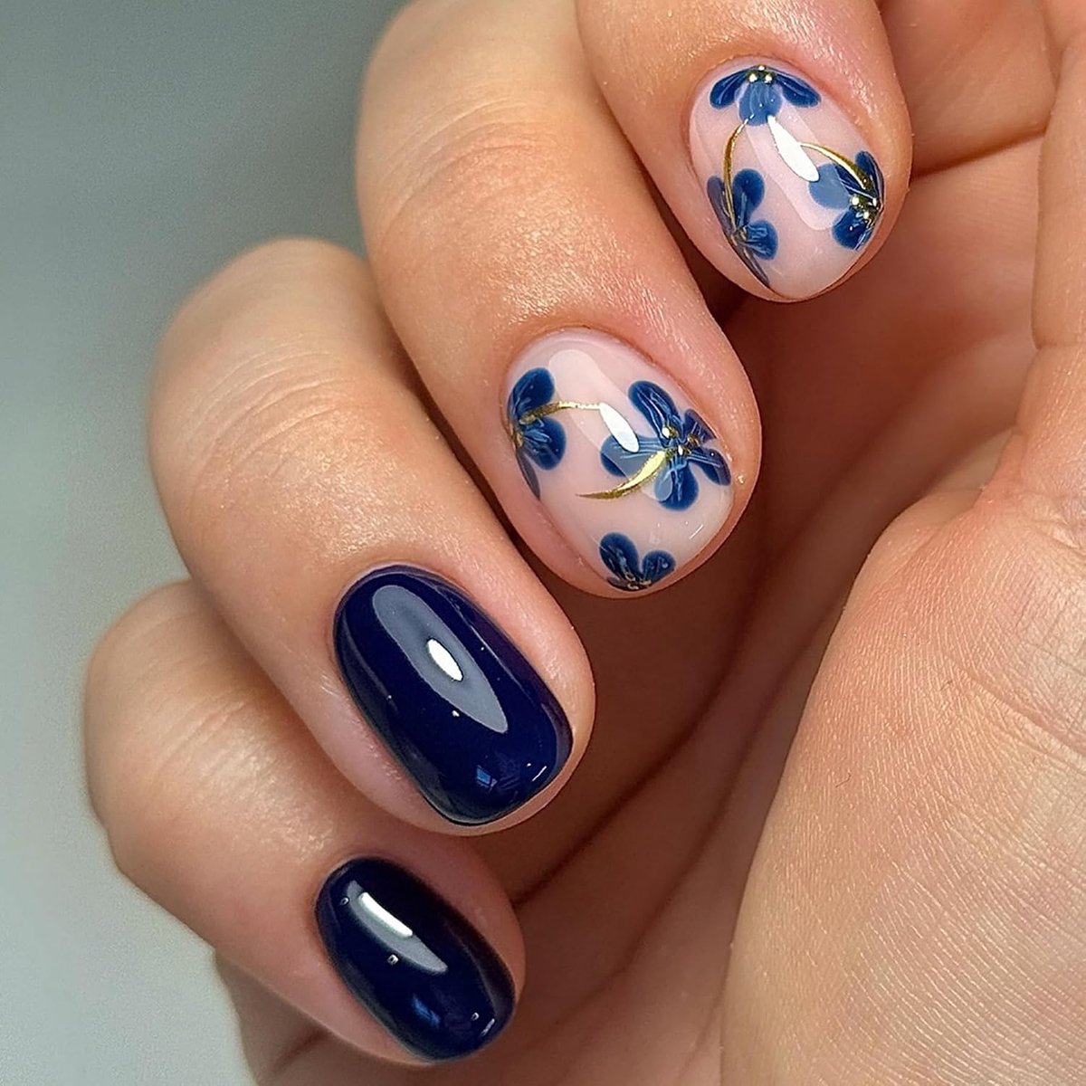 Press-on nagels 24 stuks - wijnrood zwart verloop - met gouden bladeren en harten - elegante fake nails voor vrouwen - ShopVlot