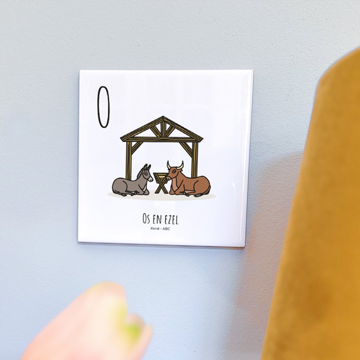 Os en ezel - ABC tegeltje Kerst - Keramiek met Handgetekende Illustratie - Wanddecoratie - Woondecoratie - Relatiegeschenk - Souvenir - 10,8 x 10,8 cm