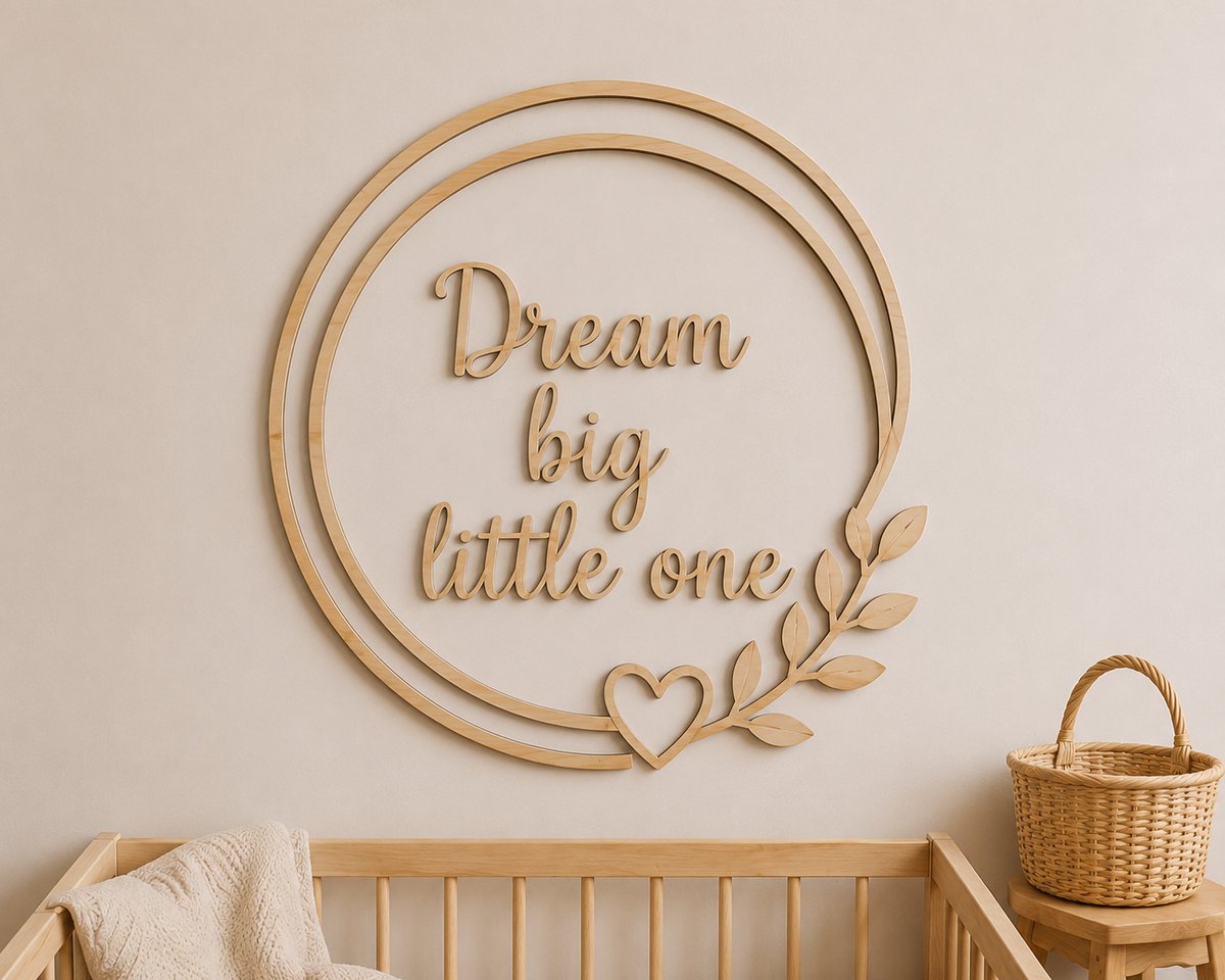 Houten Baby & Babykamer Wanddecoratie – Dream Big Little One – Dubbele Ronde Muurdecoratie met Hart & Bladeren – 55 x 55 cm – Multiplex