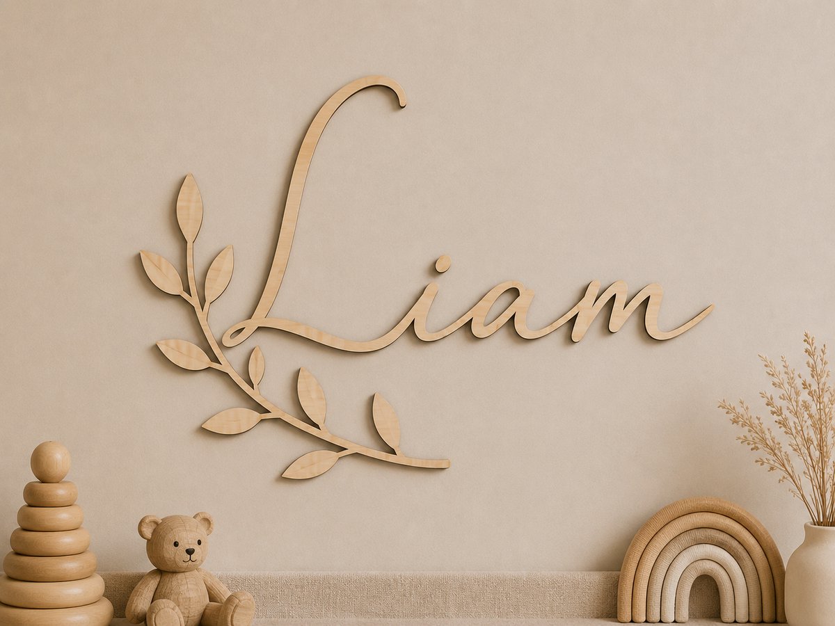 Gepersonaliseerde Houten Naamdecoratie met Bladertak – 50 x 25 cm – Wanddecoratie Babykamer & Kinderkamer – 5 mm Hout – Uniek Kraamcadeau