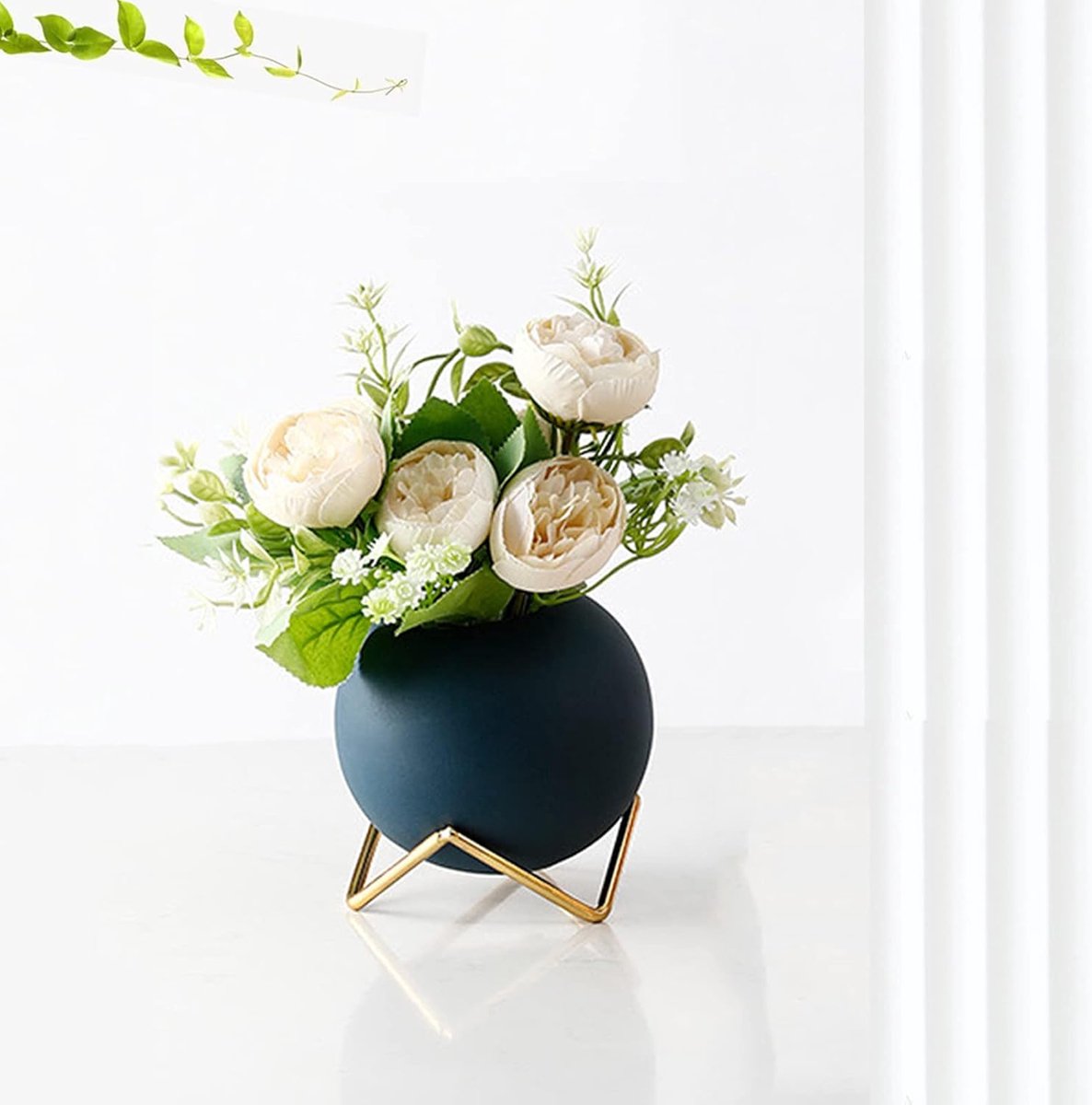 SnelShoppen - Decoratieve Keramische Vaasje met Metaalstandaard - Matte Blauwe Ronde Vorm, Handgemaakt - Moderne Kunst voor Thuis, Woonkamer, Tafeldec