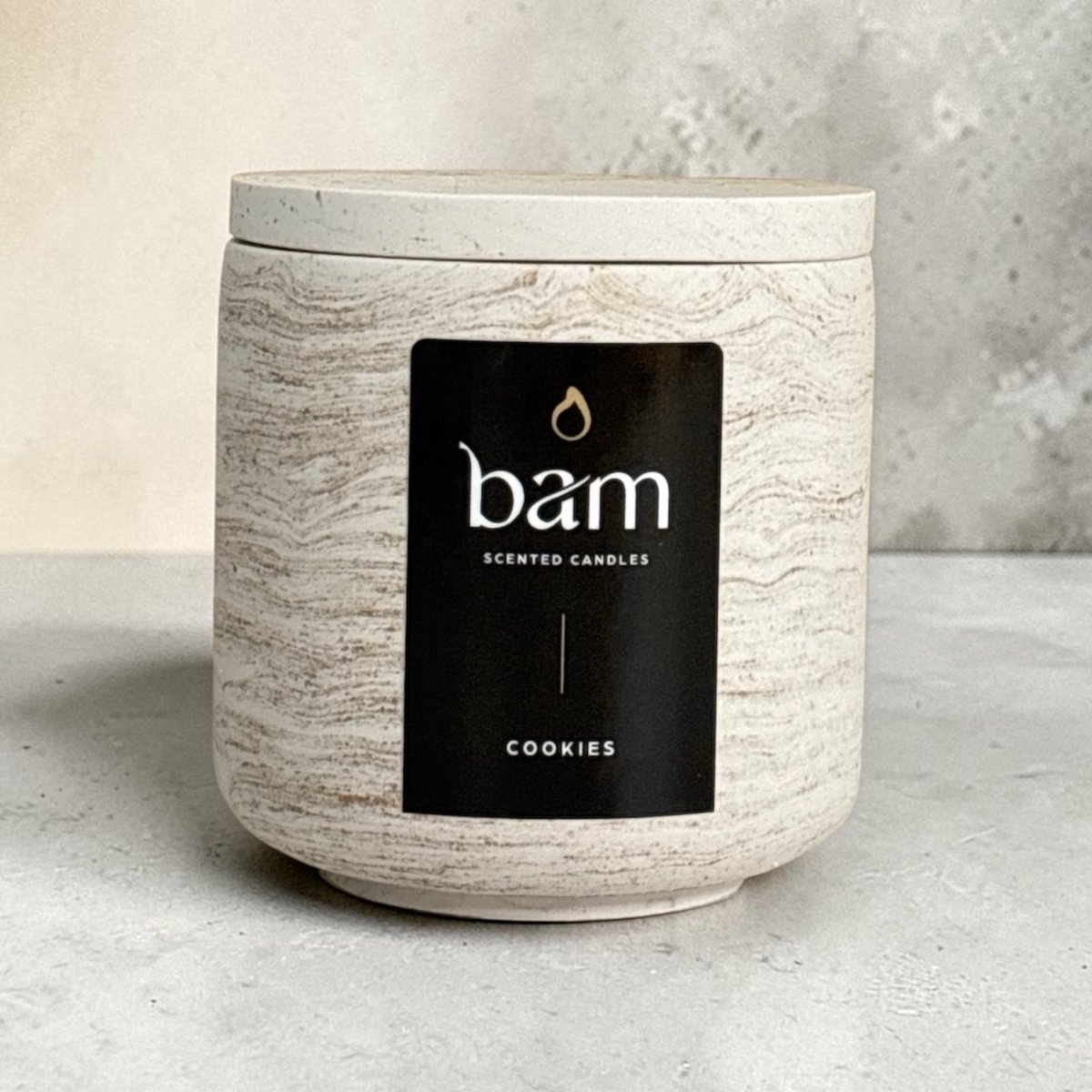 Bam Kaarsen Cookies Geurkaars – Zonnebloemwas – Houten Lont – Goud Gemarmerd Rond Potje met Deksel – 140 g