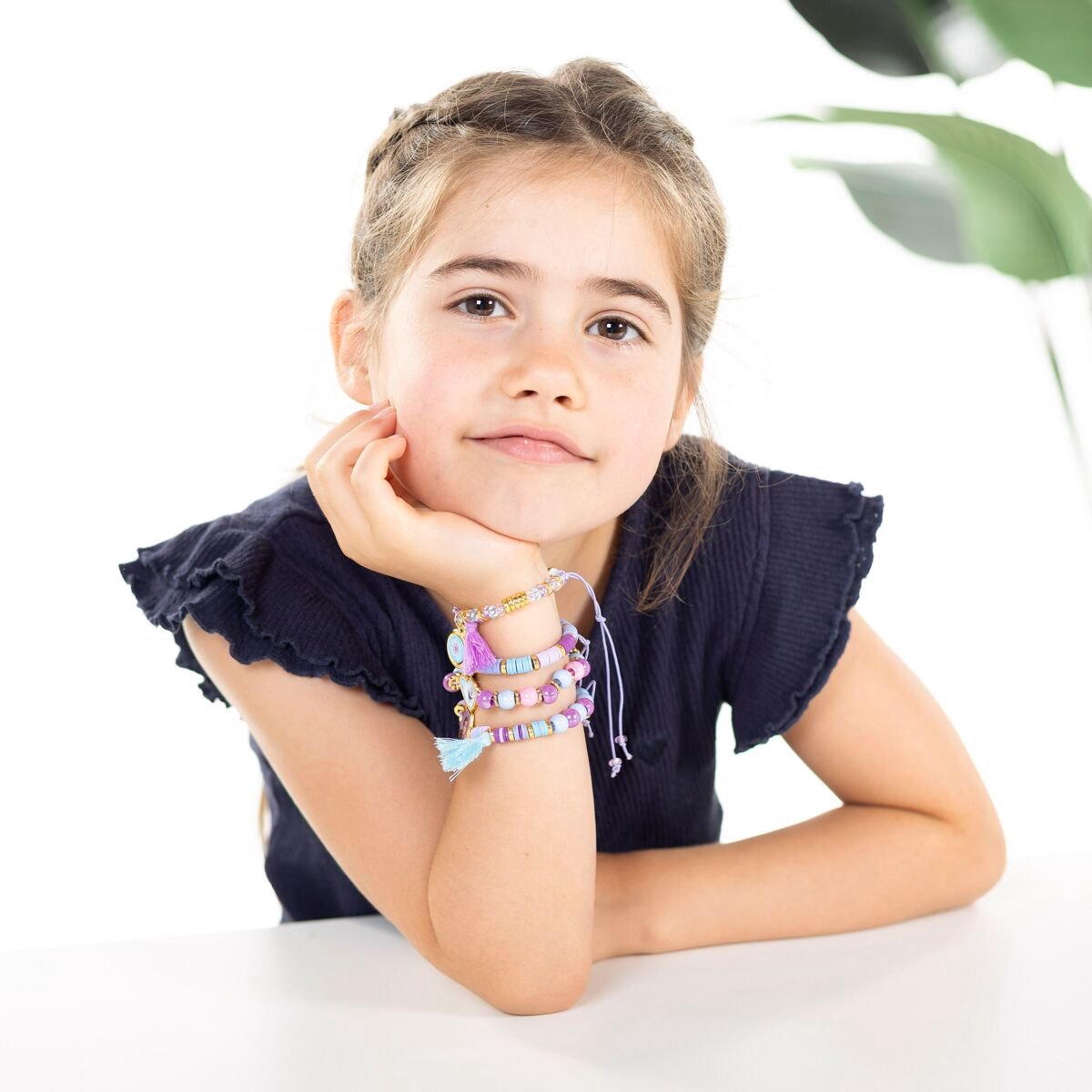 Disney Frozen 2-in-1 Knutselkoffer - 4 armbandjes met 300+ kralen - Gipsfiguren gieten en schilderen - Speelgoed Kinderen - Knutselen - Voor meisjes en jongens - Vanaf 5 jaar - Totum — afbeelding 8