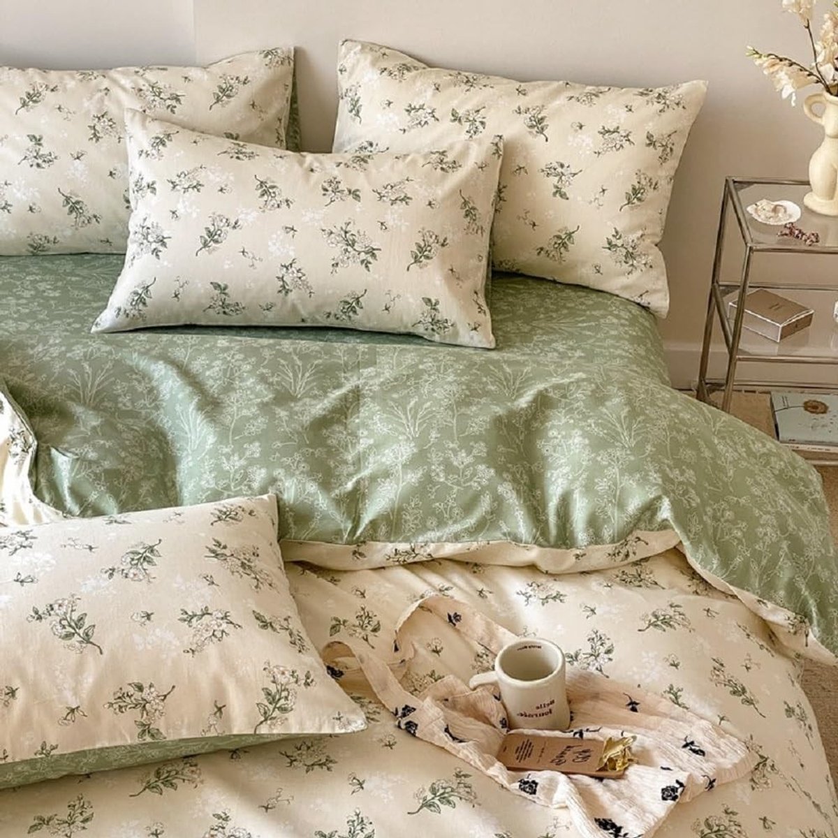 Omgoods - Dekbedovertrekset 220 x 240 cm - Beige Groene Bloemen, 100% Katoen