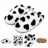 Dames Pantoffels met Hartjes – Warme Zachte Huissloffen – Pluche Sloffen voor Dames - Maat 42/43 - wit/zwart -