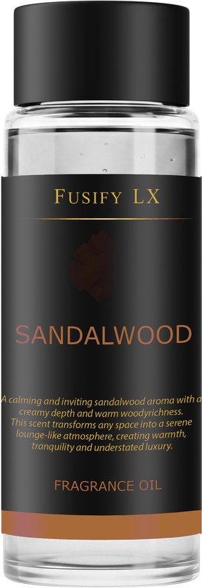 Flesje Fusify LX Sandalwood geurolie met een zwart etiket. Olie is lichtbruin.
