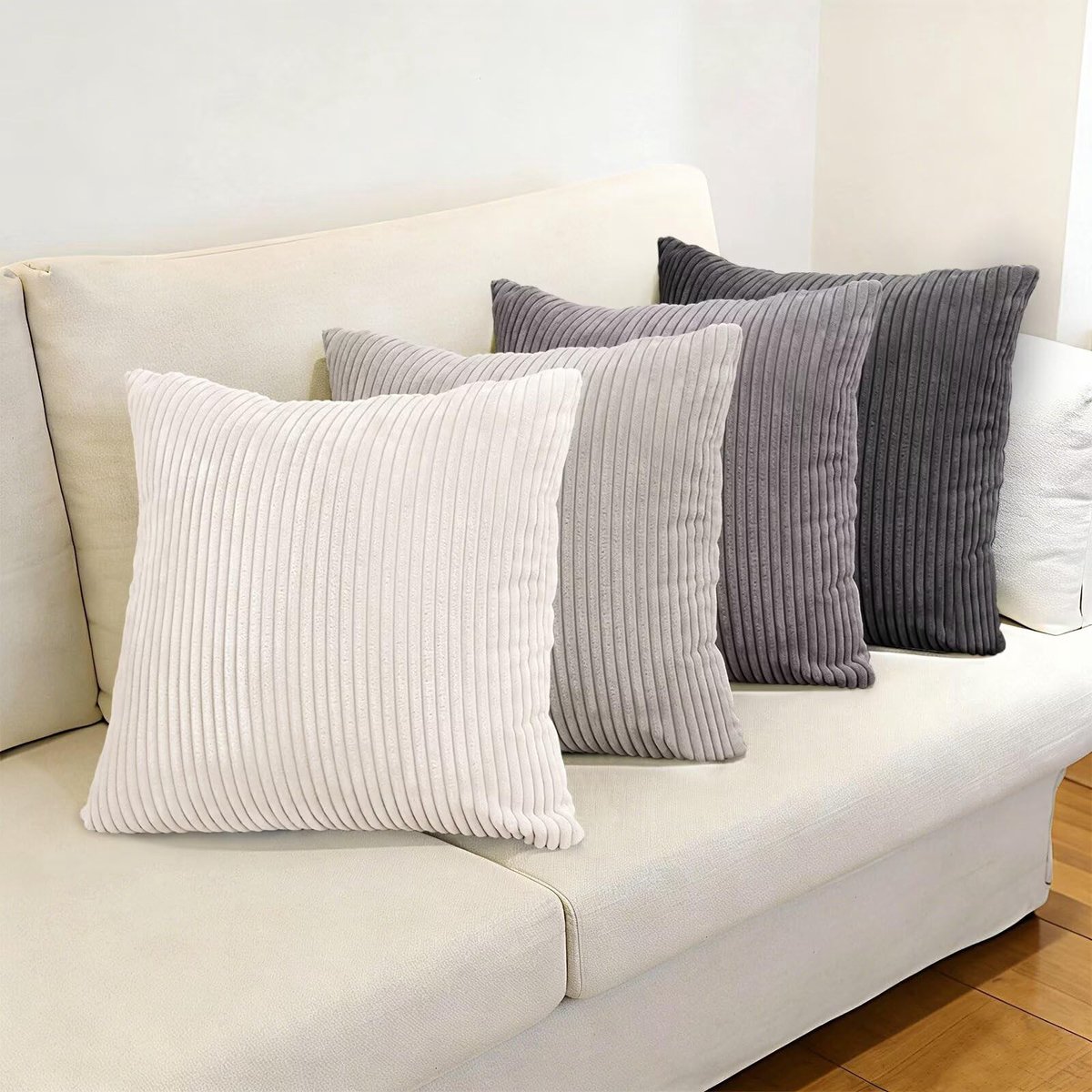 Omgoods - Set van 4 Donkergrijze Kussenslopen 40 x 40 cm van Zacht Corduroy