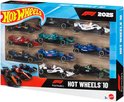 Doos met 10 Hot Wheels F1 auto's uit 2025 in diverse kleuren: wit met VISA, rood, groen met Aramco, blauw met Oracle, blauw met BWT, wit met Haas en zwart met Kick.
