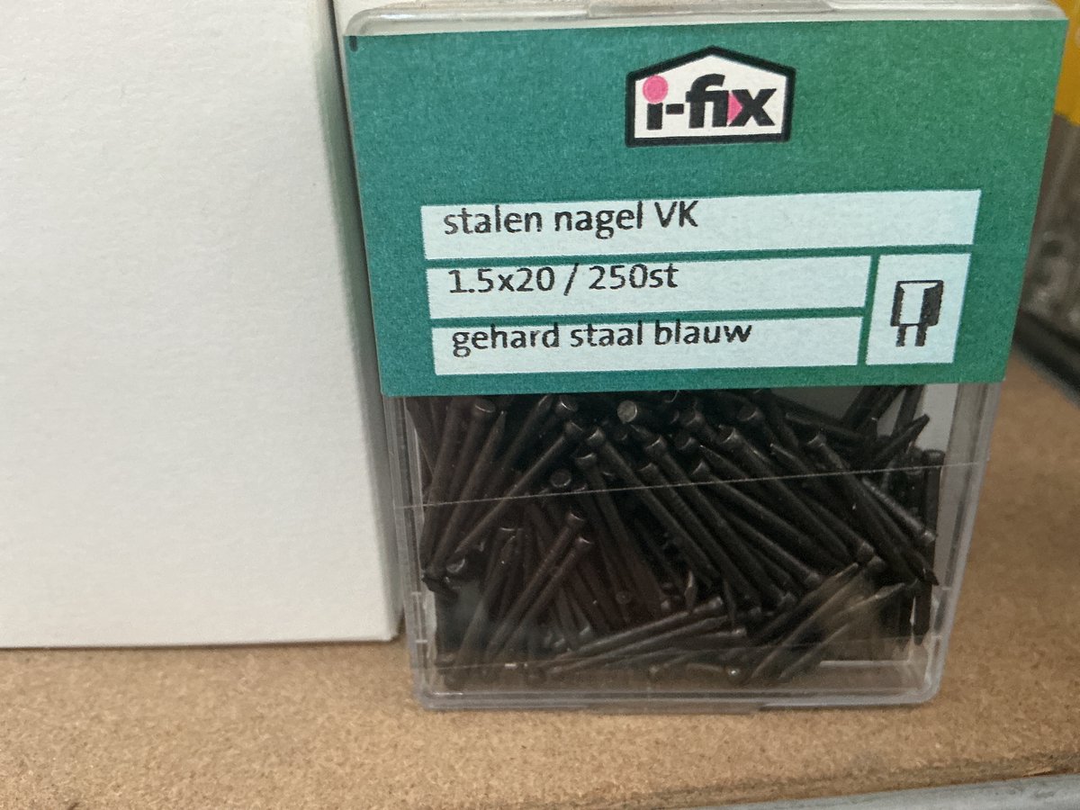 Stalen Spijkers. 1.5 x 20 mm. Lang. Zwart. Verlorenkop. 250 stuks. Betonspijkers.