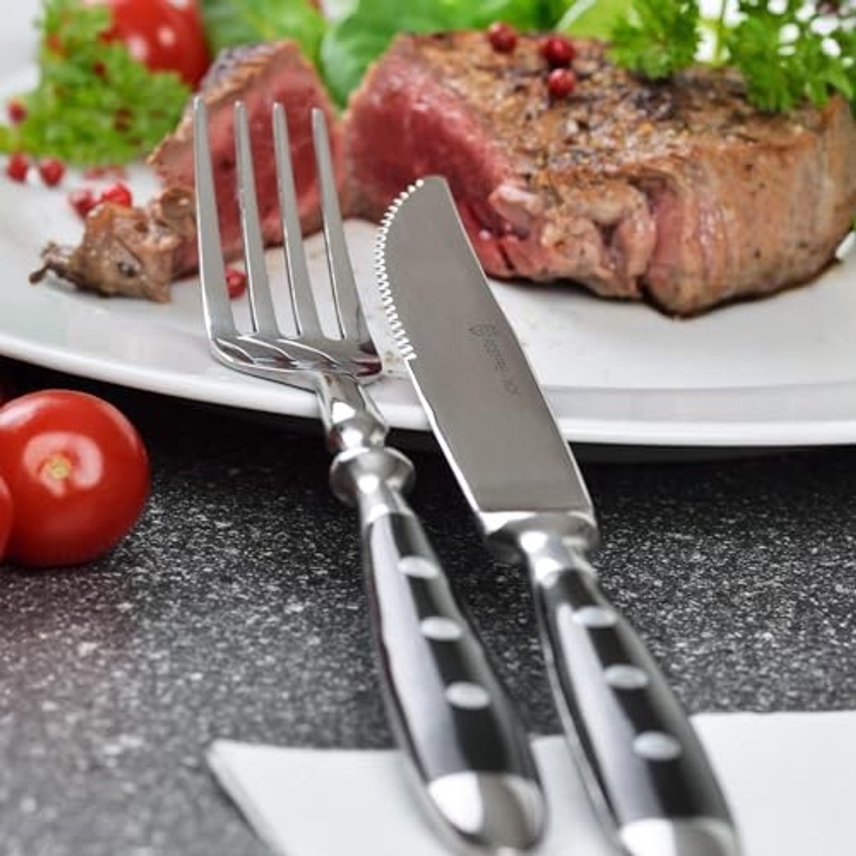 Elzusha - Steak Cutlery Set - 12-delig voor 6 personen - Roestvrij staal met zwarte handgrepen