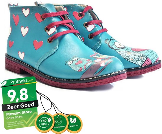 Bottines Goby turquoise à lacets rouges, ornées de cœurs blancs et rouges et d'une impression de hibou. Fait main, cuir vegan.