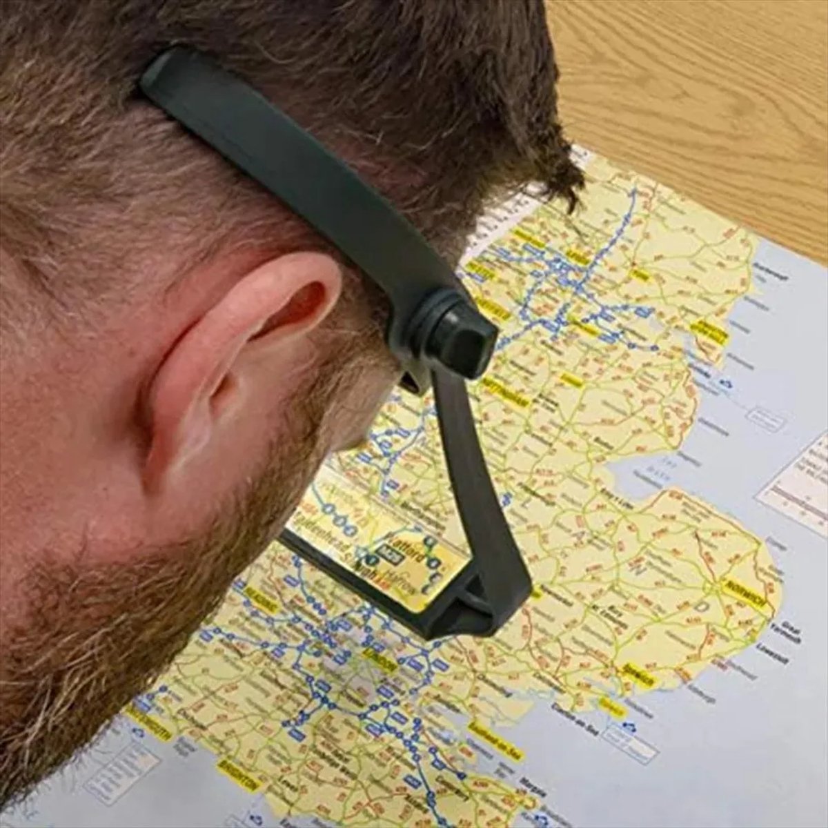 Ultradunne, op het hoofd te bevestigen vergrootglas Geschikt voor vier lenzen, Geschikt voor het repareren van reeds geïnstalleerde leesvergrootglazen.
