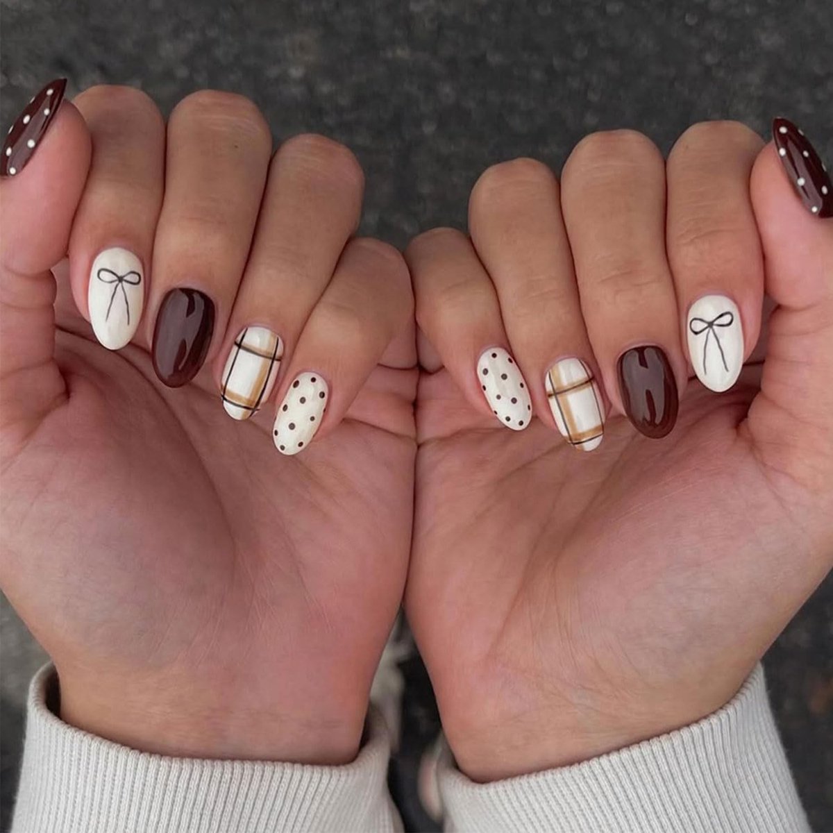 Elzusha - Press on Nails met Franse Ontwerp en Schattige Accenten