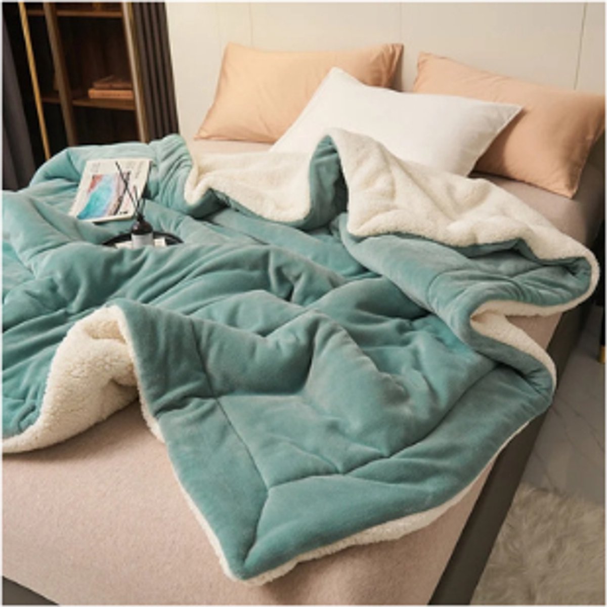 Dekbed- Winterdeken Luxe Dubbelzijdige-Melkfluweel + Lammerfluweel deken- Anti-statische Rand- Bentley Blue - 180x200cm.