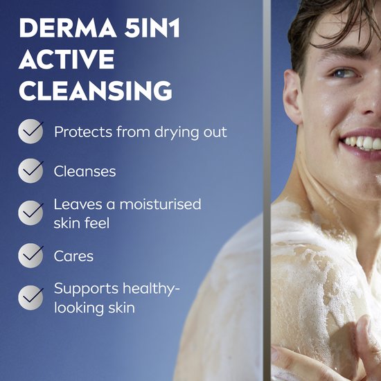 Een lachende man met schuim op zijn lichaam, naast tekst over "DERMA 5IN1 ACTIVE CLEANSING".