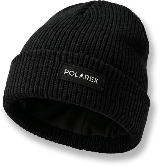 Un bonnet noir tricoté Polarex avec une étiquette noire, posé sur le côté.