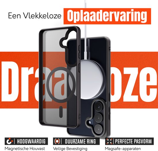 Zwarte telefoonhoes met magnetische ring en MagSafe-oplader, doorzichtig en mat.