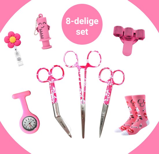 8-delige roze verpleegkundige set met scharen, penhouder, zusterhorloge, badgehouders en sokken.
