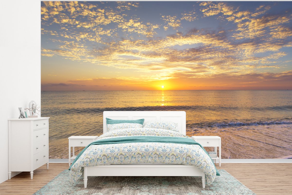 Behang - Fotobehang Strand - Zonsondergang - Zee - Breedte 320 cm x hoogte 240 cm