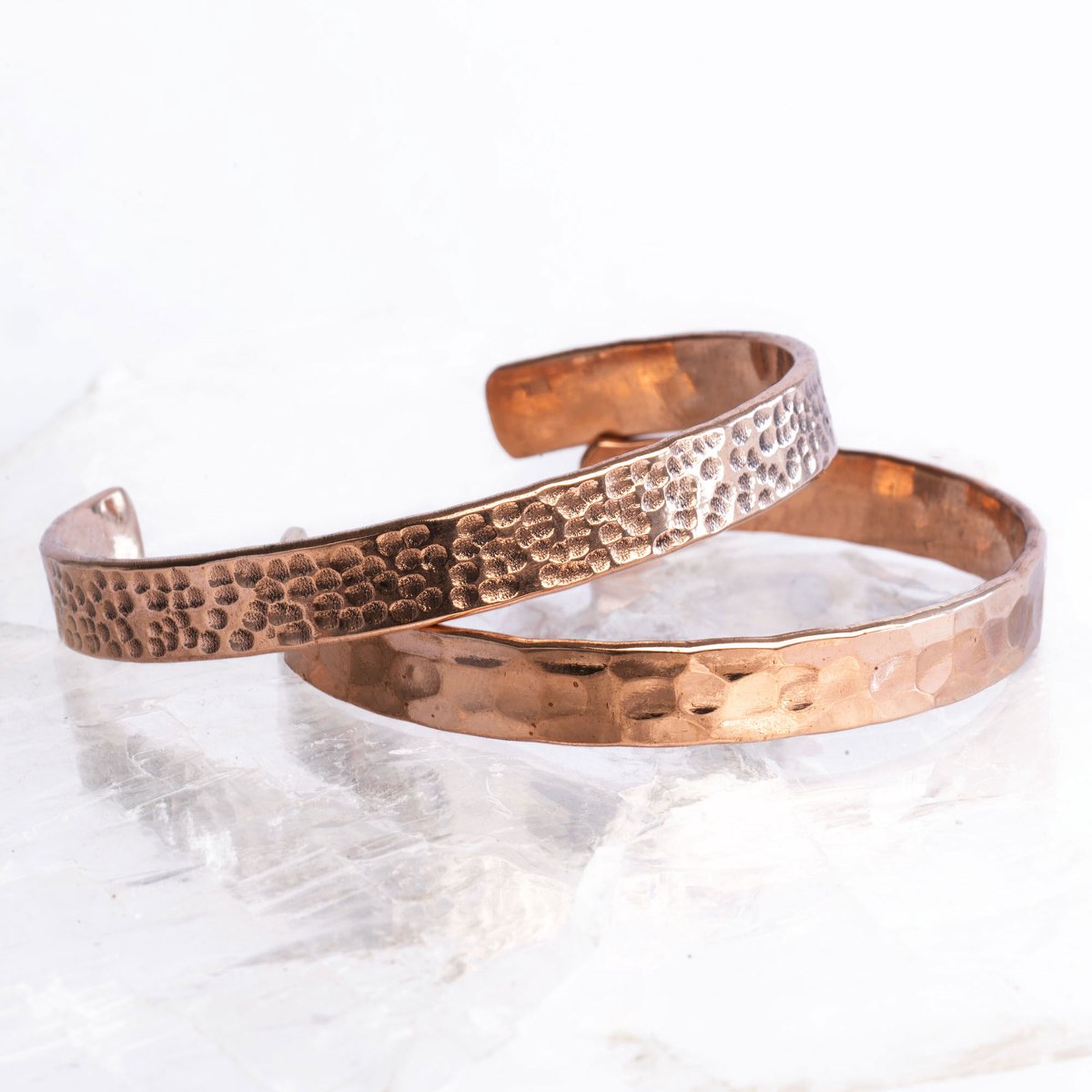 Koperen armbanden set - Dames - Gehamerd - 2 stuks | Deva Loves