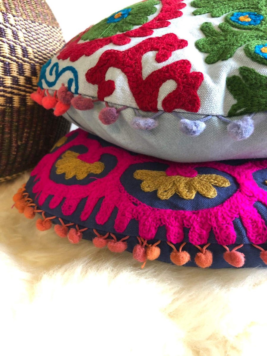 Ronde Cusion Cover, Suzani Cusion Cover, geborduurd kussenhoes 16x16, decoratieve sierkussen, Indiase Pom Pom Outdoor Kussens, Boho Kussenshams (10)
