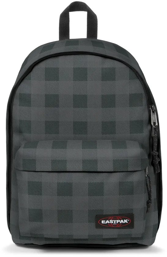 Grijze Eastpak rugzak met ruitpatroon en voorvak.