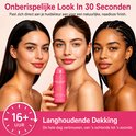 Drie vrouwen met verschillende huidtinten, omringend een roze flacon foundation. "16+ uur Langhoudende Dekking".