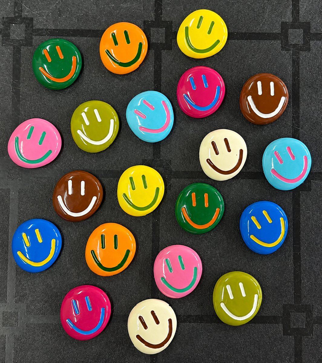 TLVX 20 stuks 3D Smiley Magneten / Leuke Gekleurde Koelkastmagneten / Foto magneet / Smileys Whiteboard / Speel- en Leer Magneten / School / Boodschappenlijst / Notitie / Memo bord / Kantoor / Schoolbord / Magnetisch / Vrolijke Kleur Magneten