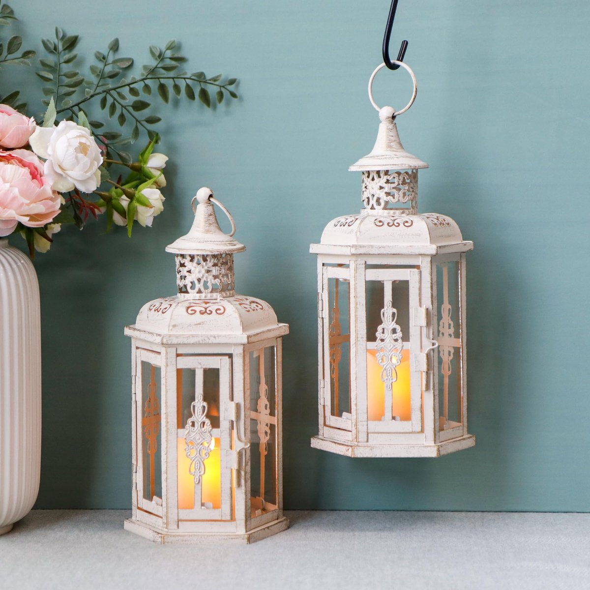 Decoratieve lantaarns 30 cm hoog - vintage metaal - zwart met gouden kwast - ShopVlot