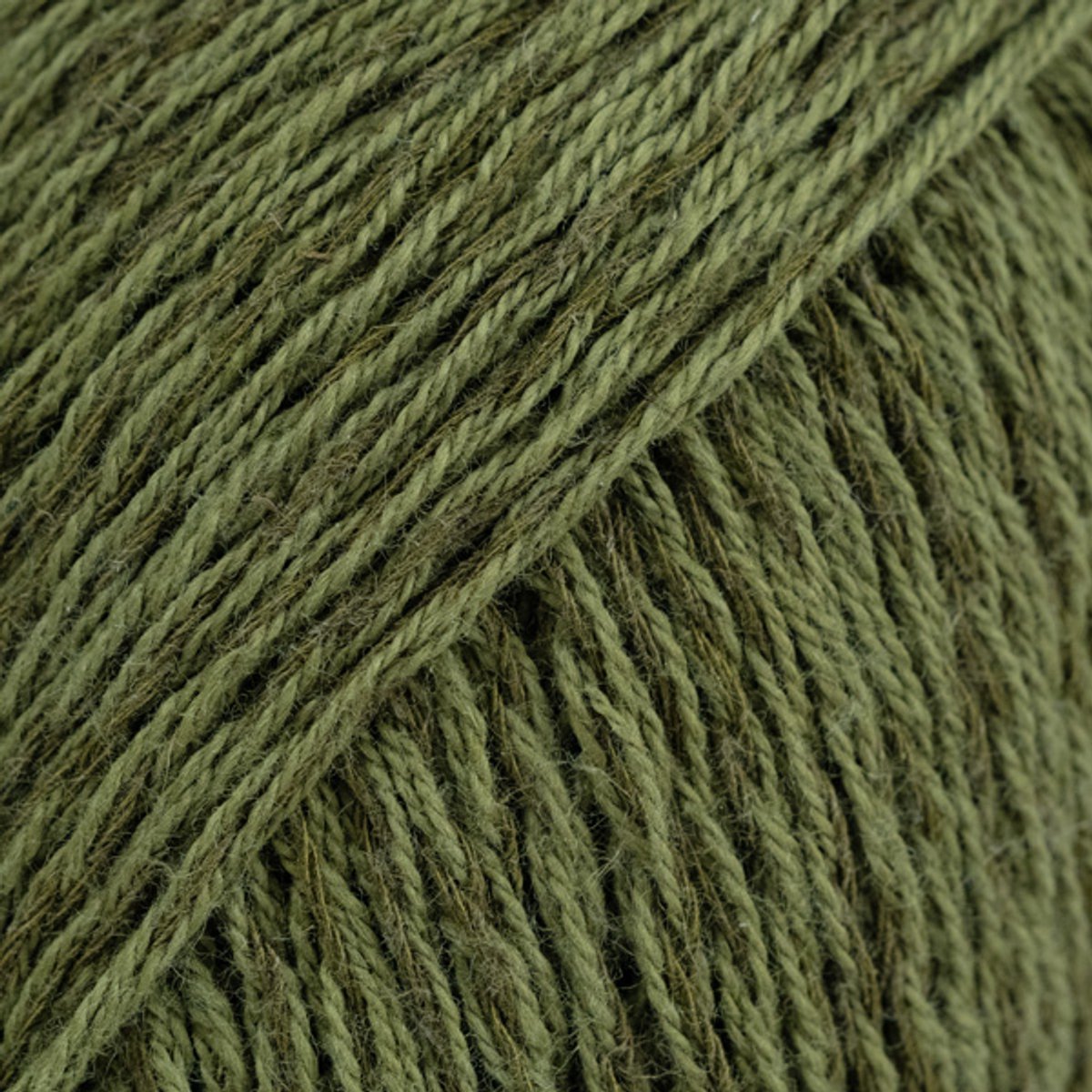 DROPS Belle Uni Colour - 38 diep mosgroen - Katoen Garen