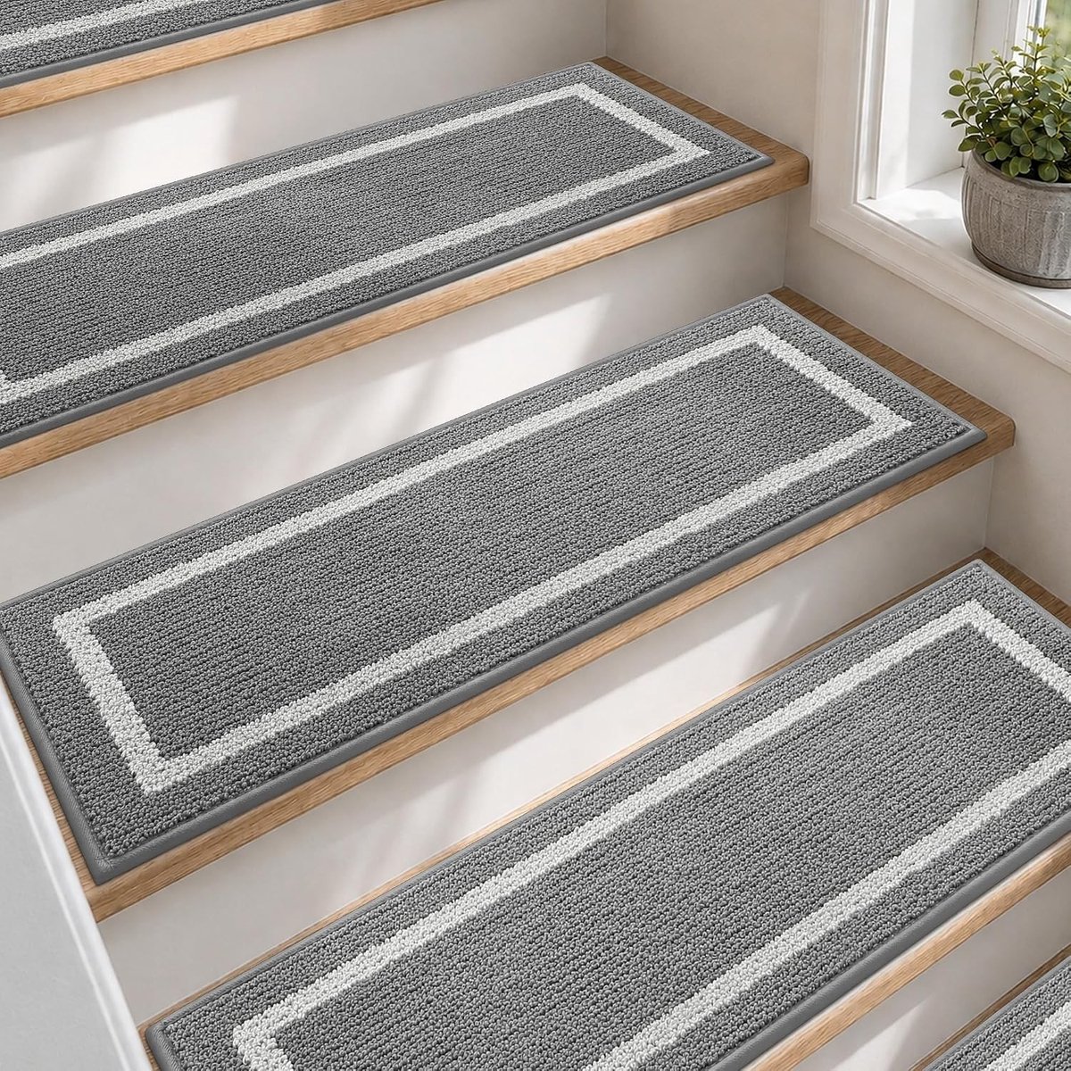 Stijlvolle en veilige trapmatten 70x22 cm (15 stuks) - Antislip, zelfklevend, machinewasbaar, 100% polyester, TPE achterkant, grijs