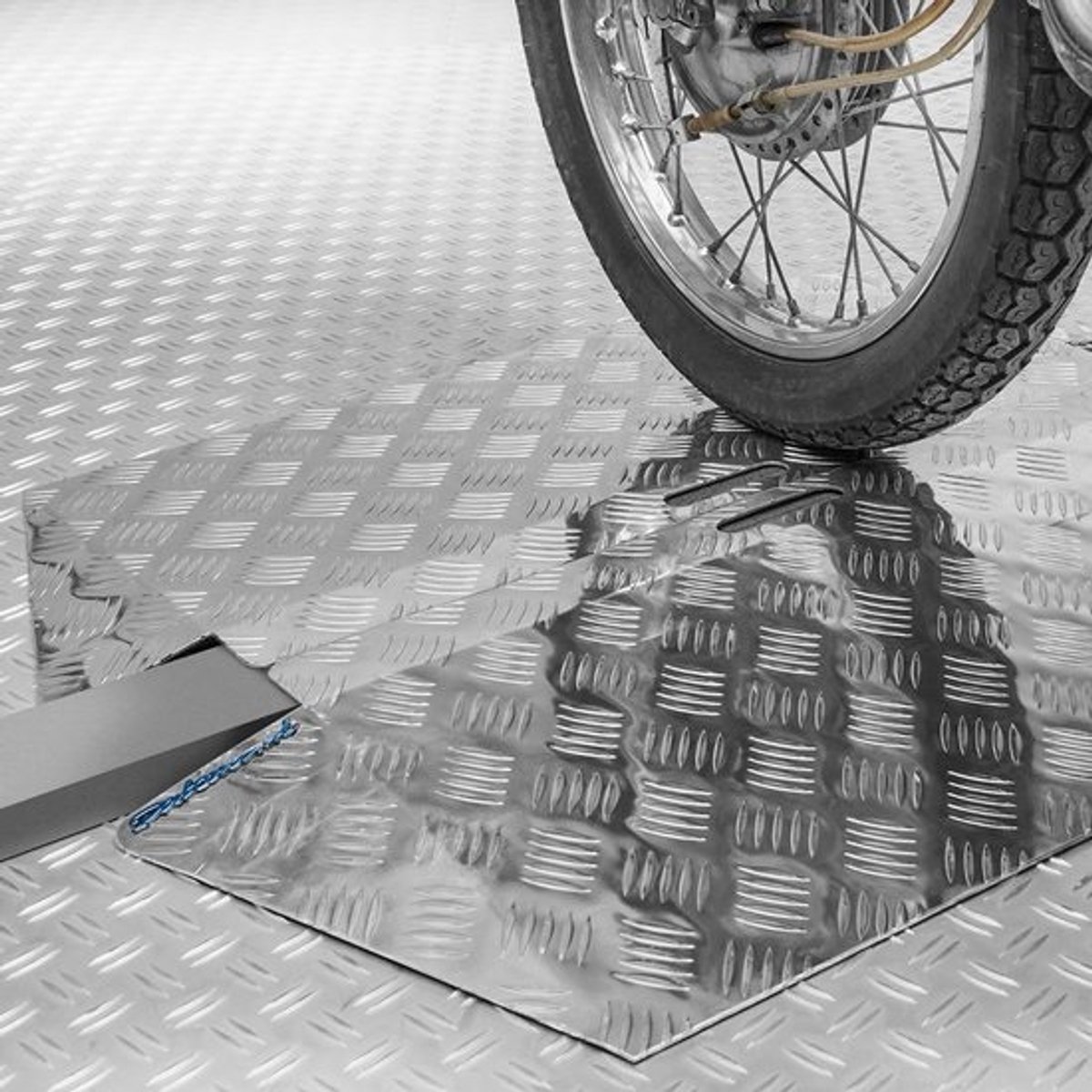 Drempelplaat Aluminium 3-6 cm – Lichte en Stevige Oplossing voor Drempels en Hoge Plateaus | Geschikt voor Rolstoelen en Scootmobielen