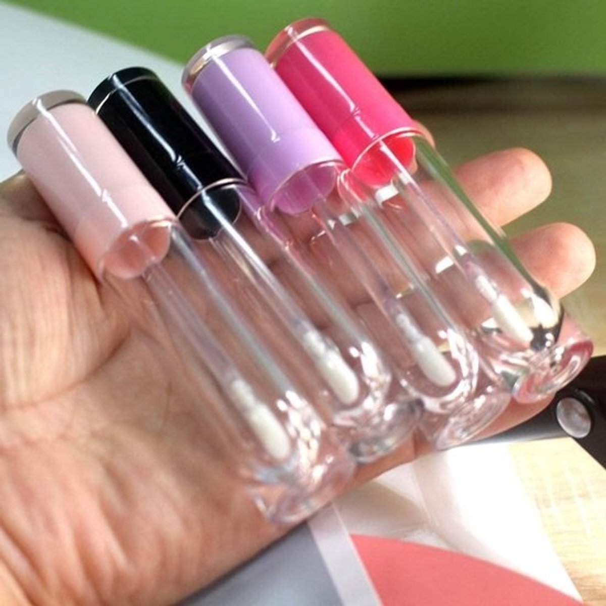 26 Stuks Lege 8ml Lippenstift Glans Potjes voor DIY Cosmetica Inclusief Stoppers