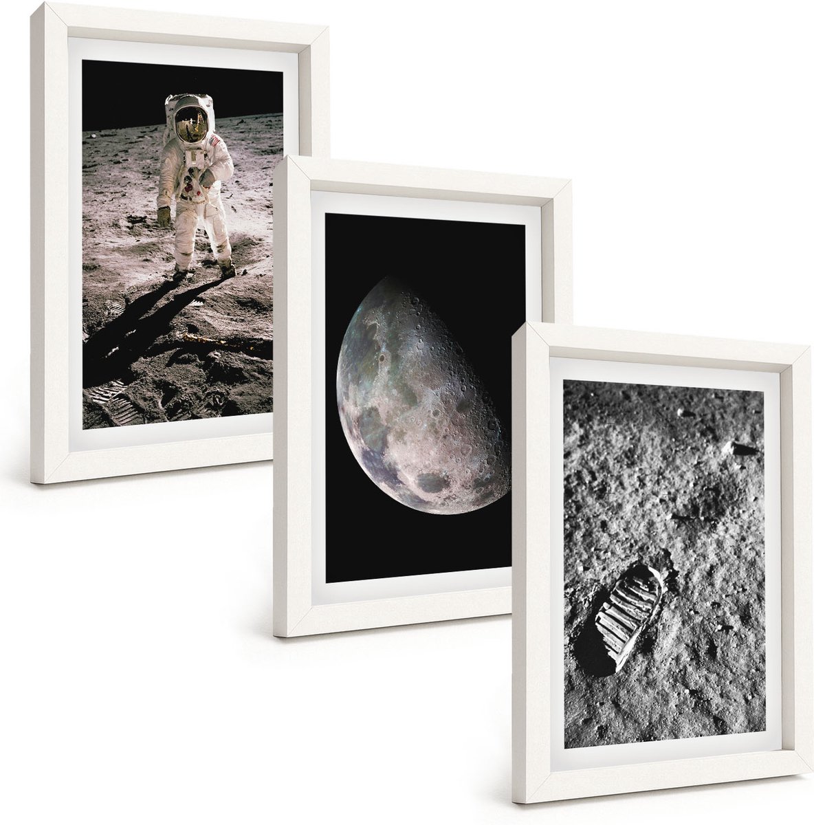 Wallfluent 3-Delige Schilderij Set - Foto'S Van Astronautenvoetafdrukken Op De Maan - 20 x 30 - Stijlvolle Muurdecoratie - Slaapkamer