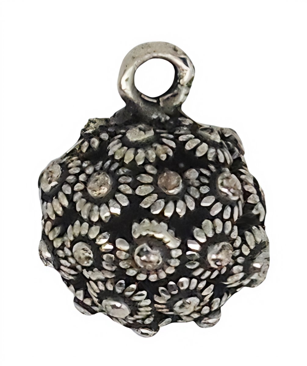 Zeeuws Meisje - Zeeuwse knopjes bolletje hanger of bedel