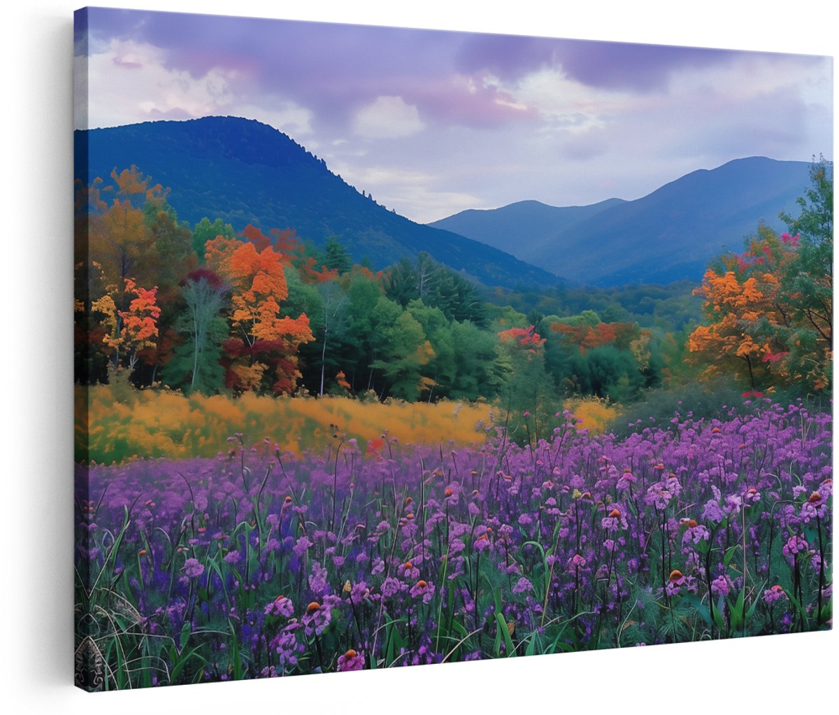 Artaza Canvas Schilderij Paarse Bloemen in een Veld met Bergen - Bloemen - 180x120 cm - Groot - Wanddecoratie Woonkamer - Schilderijen - Muurdecoratie