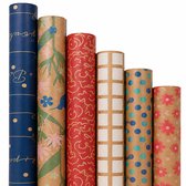 Zes rollen cadeaupapier met verschillende patronen: blauw met gouden stippen, groen met bloemen en vogels, rood met gouden krullen, bruin met witte ruiten, bruin met blauwe stippen en bruin met roze bloemen.